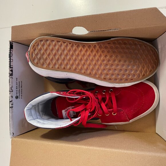 Captain Marvel Vans Sk8-Hi - Picture 6 of 7